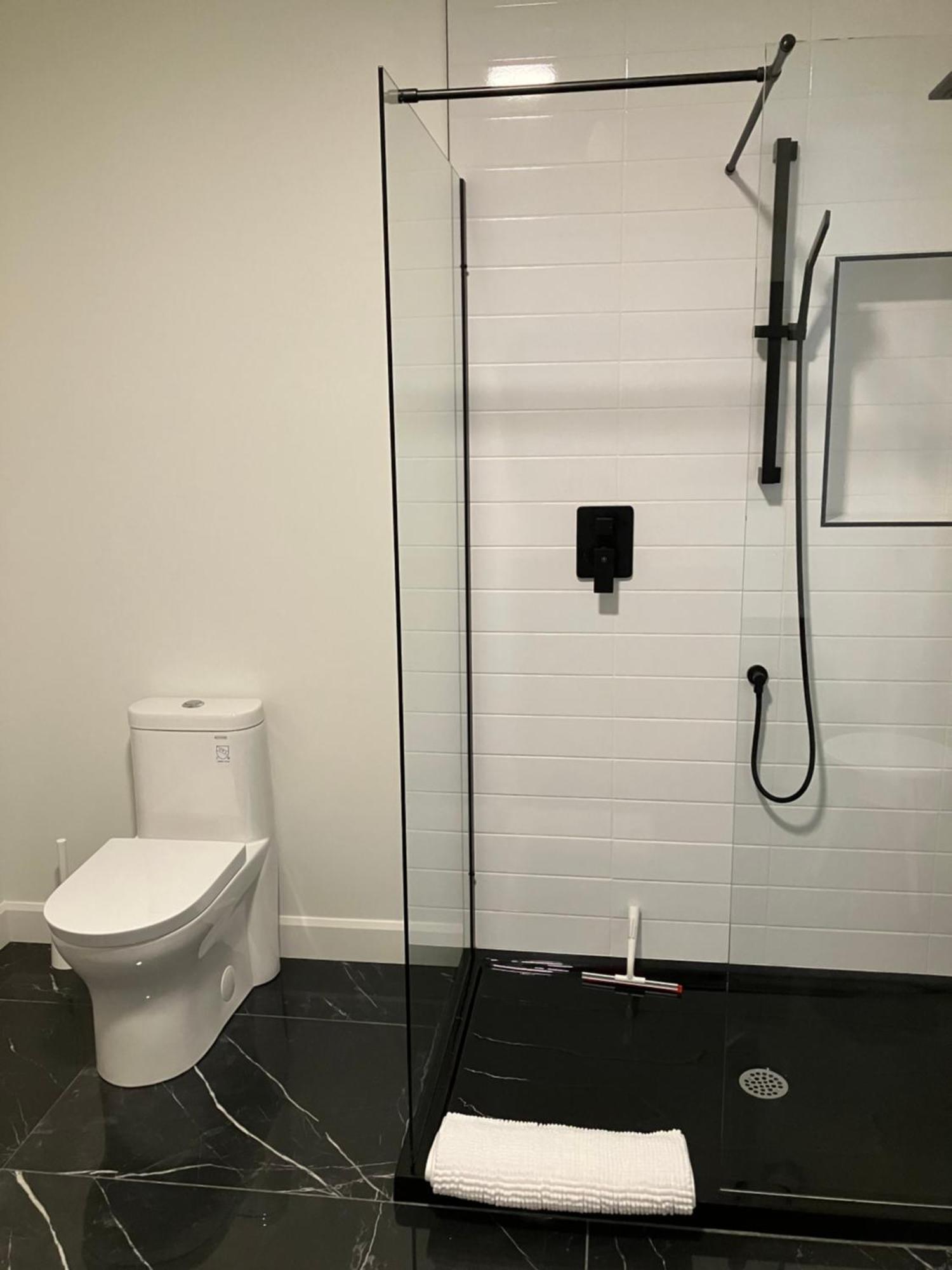 Appartement Yin Et Yang à Sainte-Anne-de-Beaupré Extérieur photo